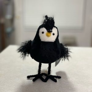 Featherly friends target raven bird